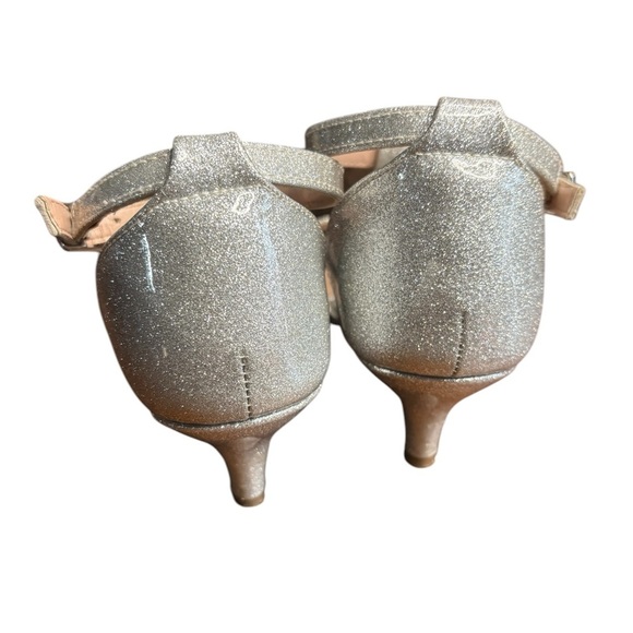 STEVE MADDEN GIRLS SILVER
SPARKLE PRINCESS 2” HEEL sandals size 2 preloved - Picture 4 of 8